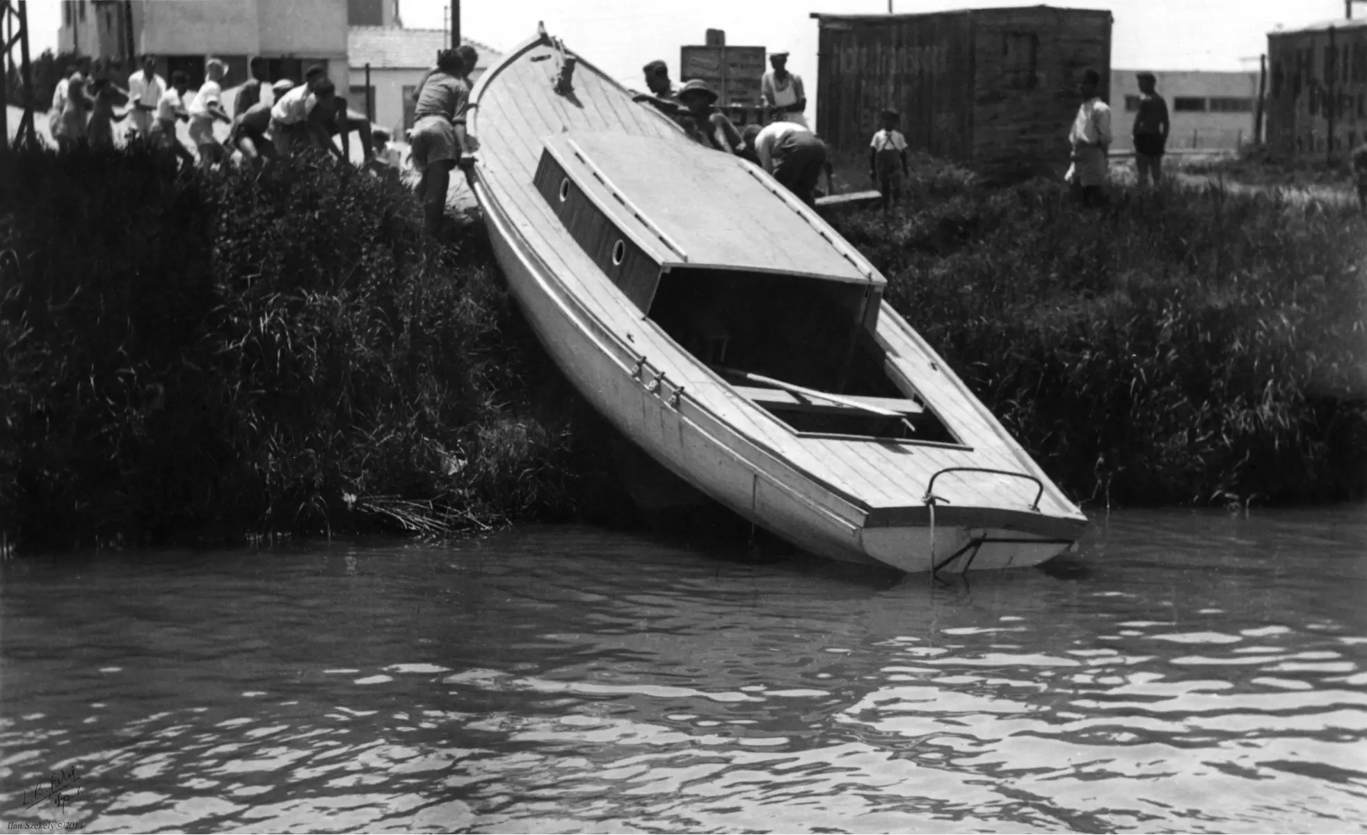 תל אביב 1939 - העלאת סירה - דוד לסלו סקלי -  - מק''ט: 143084
